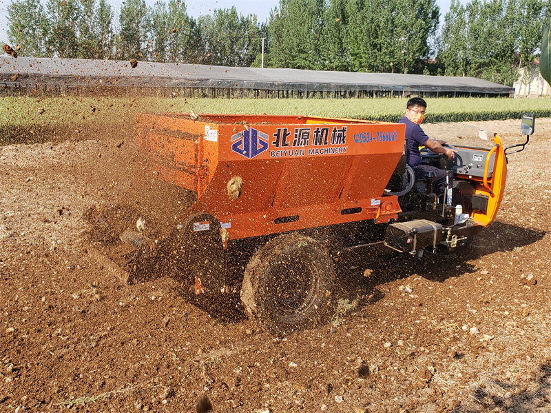 農(nóng)用三輪車揚糞機(jī)